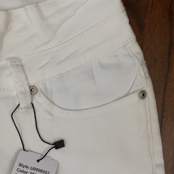 Suzanne Betro high waisted white Capri in size 8 - Picture 8 of 13